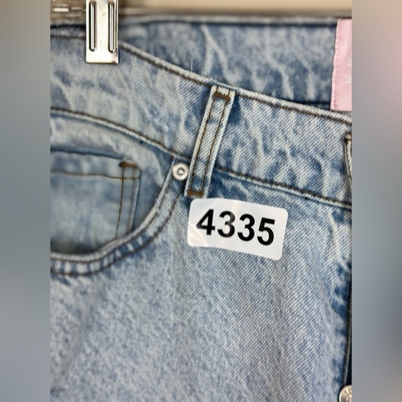 Revice 30 15”w 12 rise high rise 31” inseam. Button fly preowned - Picture 6 of 9